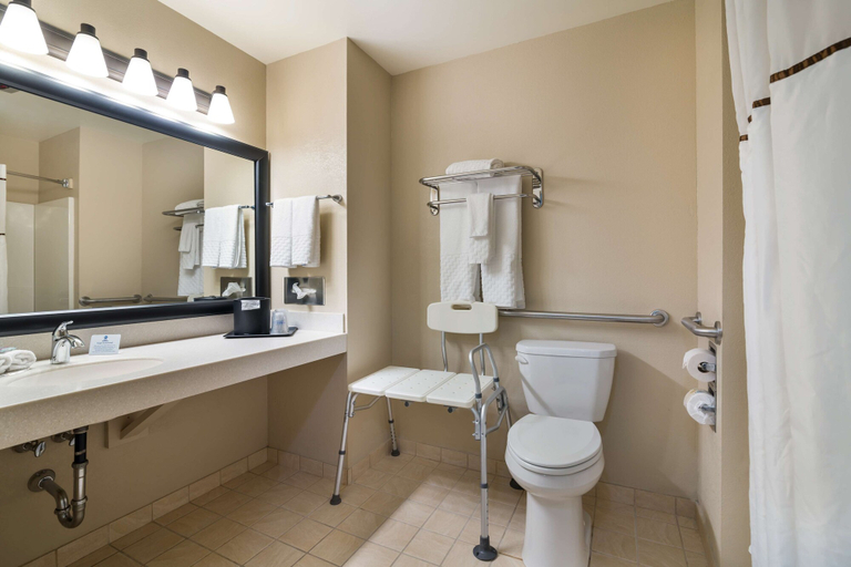 Bathroom 4, Best Western University Inn, Saint Lawrence