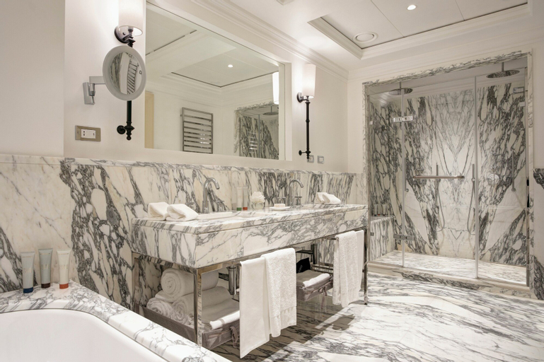 Bathroom 9