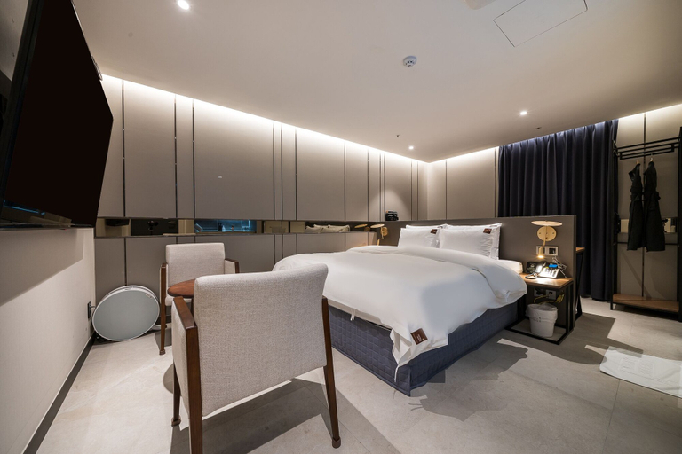 Bedroom 3, TheOne Hotel, Sacheon