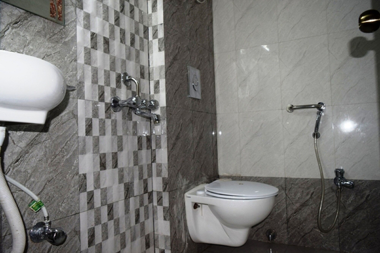 Bathroom 4, Hotel Amber, Mumbai City