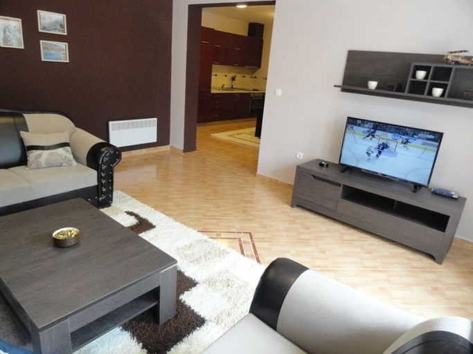 Others 5, Center Budva Holiday Home