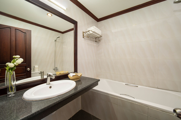 Bathroom 3, Vientiane Golden Sun Hotel & Spa, Vientiane