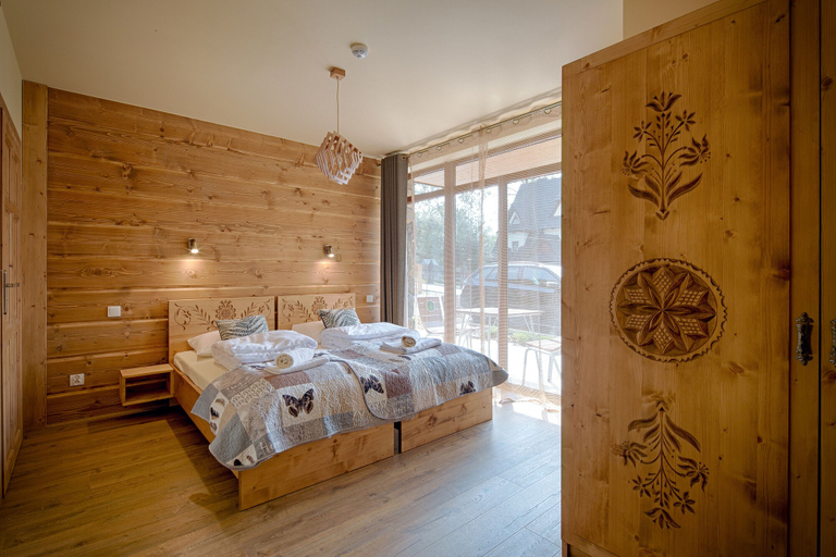Bedroom 2, Tatrzańskie Echo Domki Regionalne, Tatra