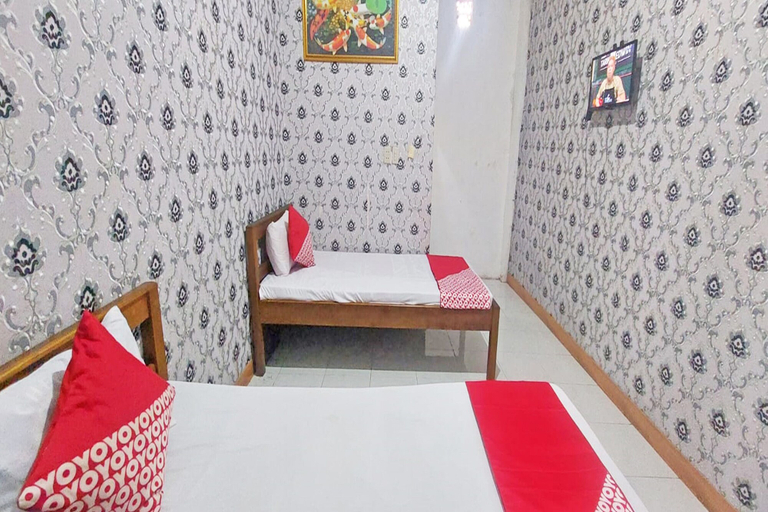 Bedroom 3, OYO 92514 Hotel Puriwara, Muara Enim
