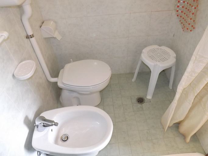Bathroom 4, Hotel Mimosa, Rimini