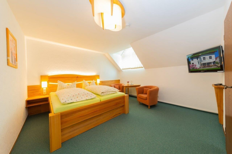 Bedroom 3, Rennsteighotel Grüner Baum, Ilm-Kreis