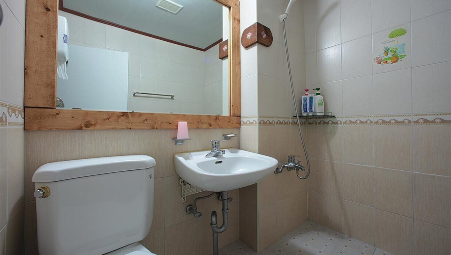 Bathroom 3, Muju Bakam Villa Pension, Muju