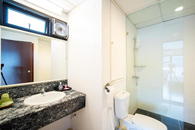 Bathroom 4, Patong Tower Beach Apartment By Seesea, Pulau Phuket