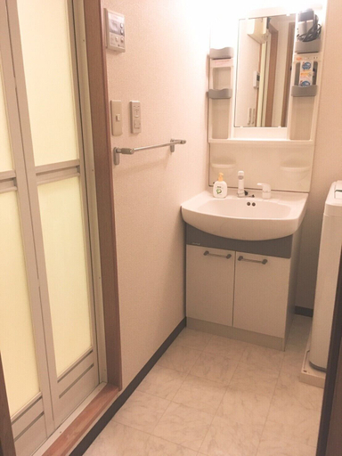 Bathroom 3, Local Nakasu Apartment, Fukuoka