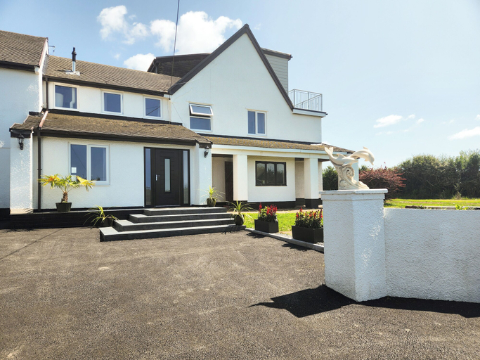 Exterior & Views 2, Sea View - 1 Bed Suite - Port Eynon, Swansea