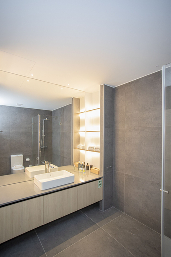 Bathroom 3, Liiiving-Mouzinho Residence Apartment 1F, Porto