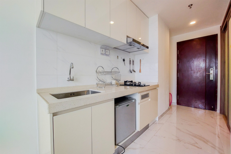Others 4, Fully Furnished with Cozy Studio Sky House BSD Apartment By Travelio, Tangerang Selatan