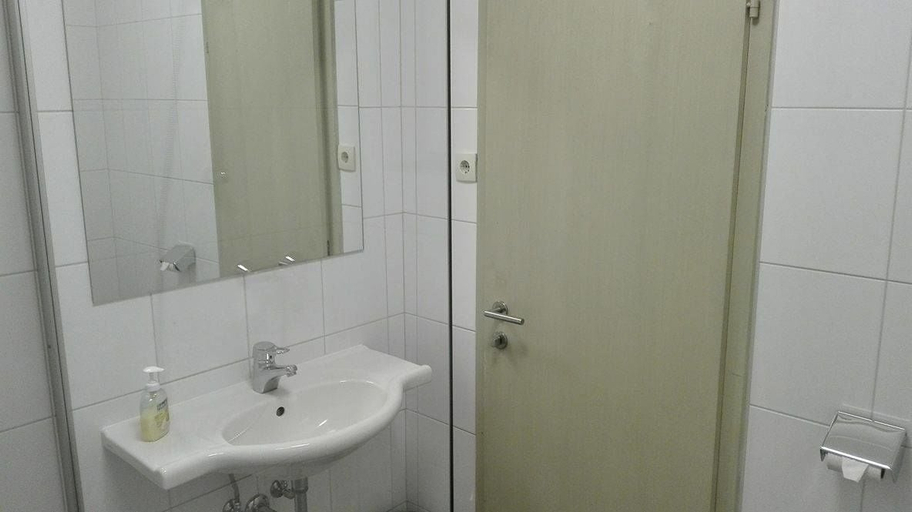 Bathroom 3, Holiday Lodge Central, Zell am See