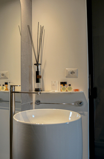 Bathroom 4, Argentina Suites, Roma