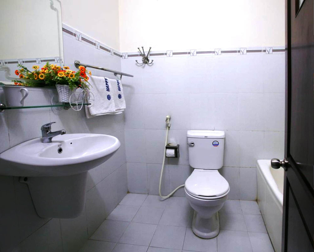 Bathroom 3, Aquatic Ocean Hotel, Nha Trang