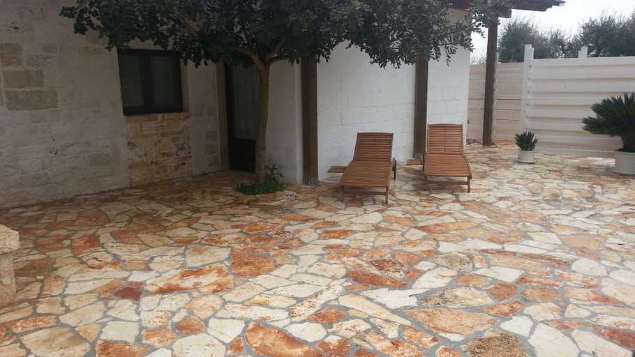 Others 5, Barnaba Edera, Taranto