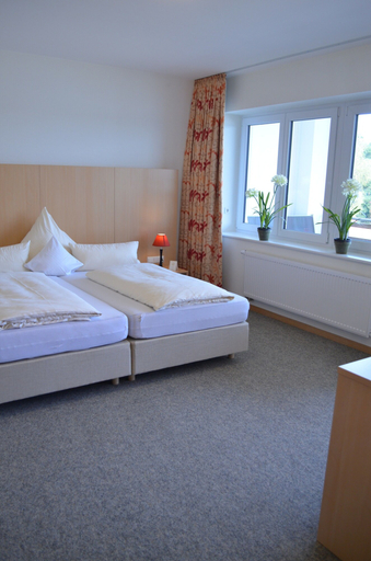 Bedroom 2, Bernsteinsee Hotel & Ferien by Palette Resorts, Gifhorn