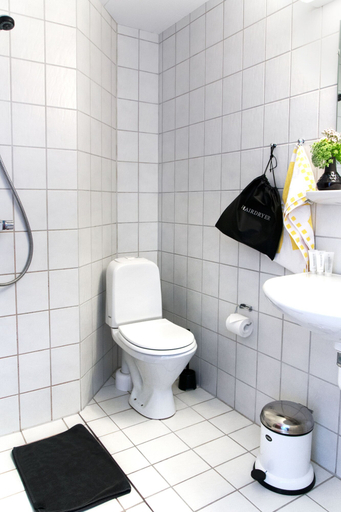 Bathroom 5, Hotel Inger, Frederikshavn
