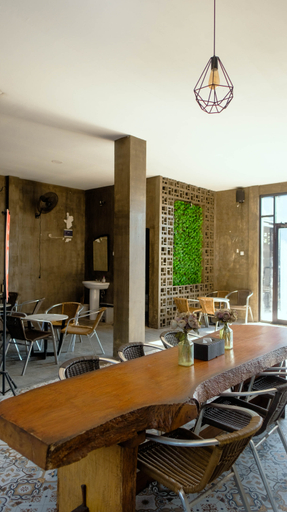 Food & Drinks, Hotel Rayyan Syariah Dekat Bandara Juanda Internasional T2, Surabaya