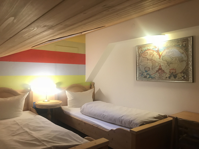 Bedroom 3, DEVA Hotel Kaiserblick, Traunstein