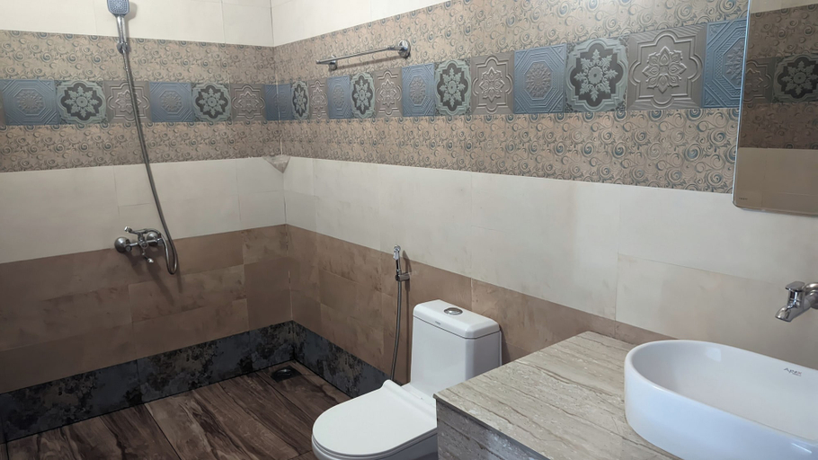 Others 3, Nebo hotel, Thiruvananthapuram