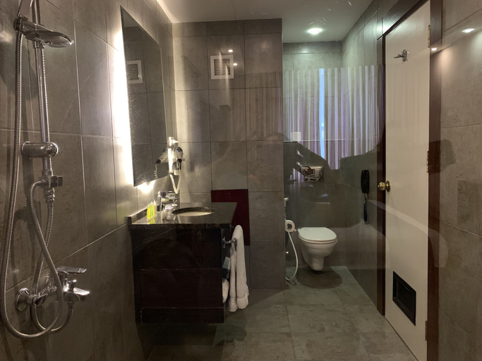 Bathroom 3, Torino Amman Hotel, Amman