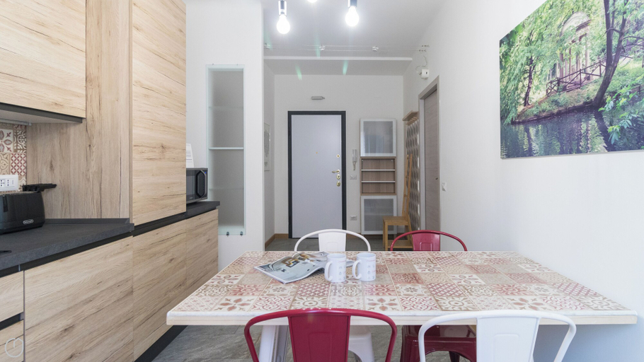Others 4, Italianway - Piceno 23 A, Milano