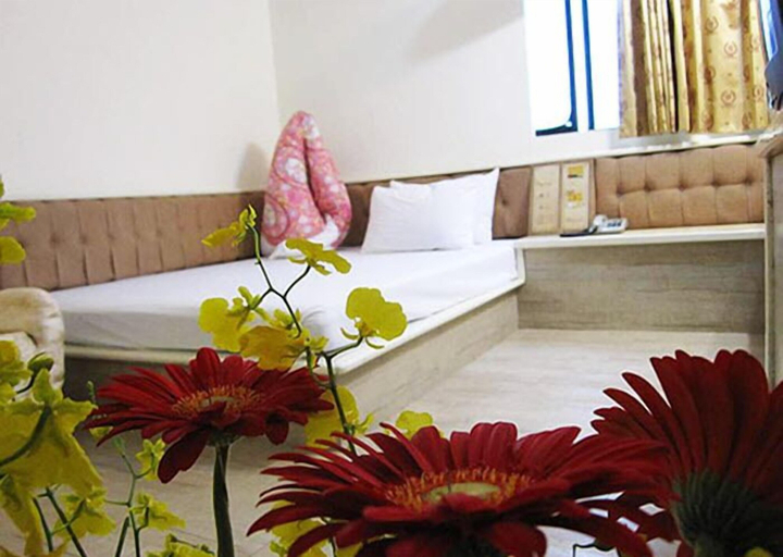 Bedroom 2, Dahua Hotel, Keelung