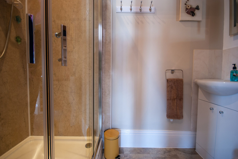 Bathroom 4, The Ryedale, Isle of Wight
