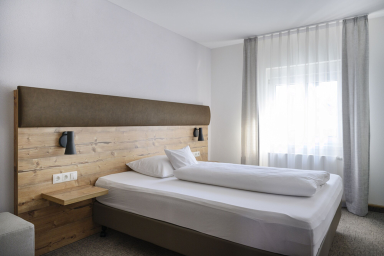 Bedroom 3, ApartHotel Rose Ellwangen, Ostalbkreis
