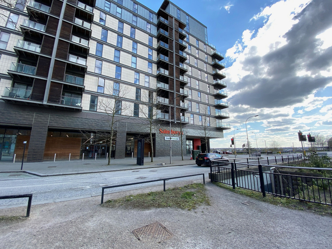 Exterior & Views 2, Tailor That Property - Chelsea House, Milton Keynes