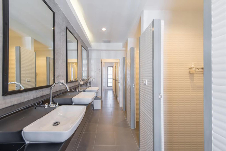 Bathroom 4, X9Hostel, Huai Kwang