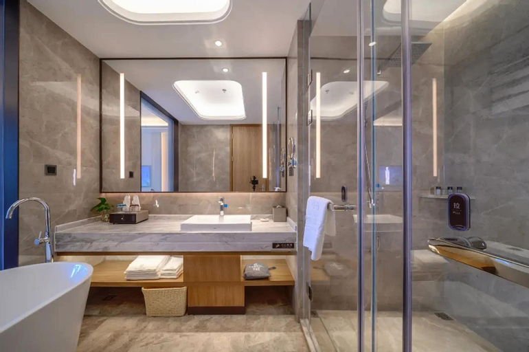 Bathroom 10
