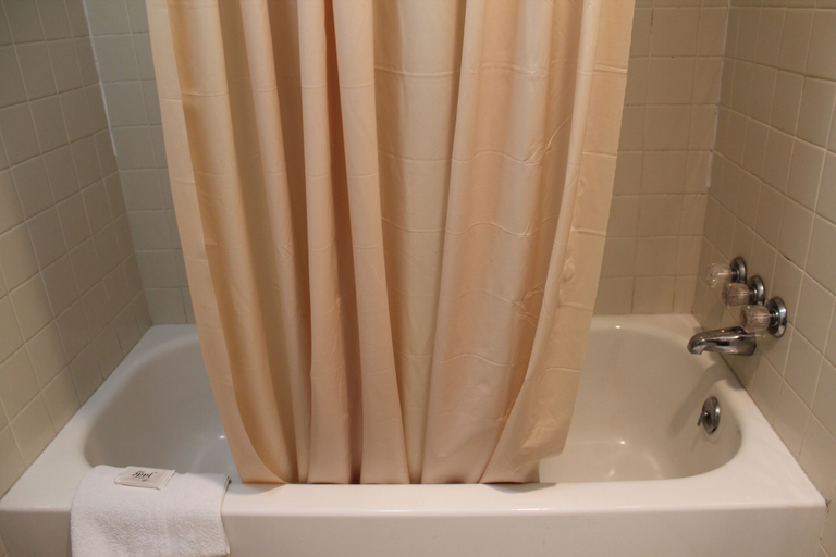Bathroom 4, Tourway Inn, Jefferson