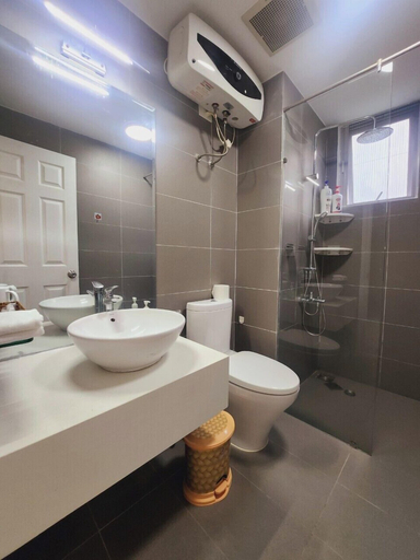 Bathroom 4, Scenic Valley Suite, District 7