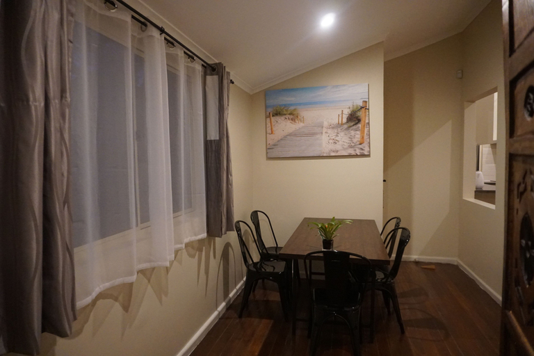 Others 5, Villa Carlingford, Sydney