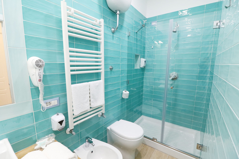 Bathroom 4, Antica Capri B&B, Napoli