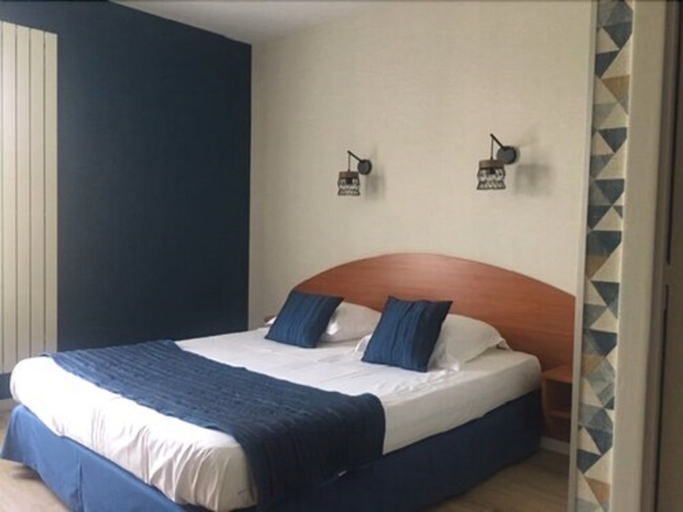 Bedroom 4, Hotel Les Trois Marchands, Deux-Sèvres