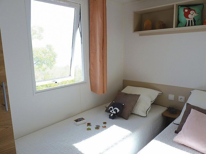 Bedroom 3, La Réserve Mobile Home Premium 4-6 Places, VIP-4 Fun Pass, Landes