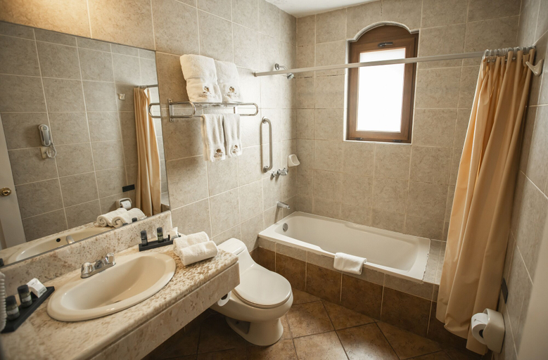Bathroom 5, Hacienda Puno, Puno