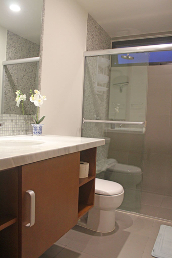 Bathroom 4, Lunada 103, Cozumel