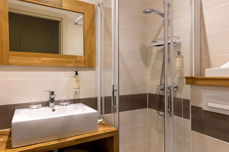 Bathroom 4, Best Western Le Val Majour, Bouches-du-Rhône