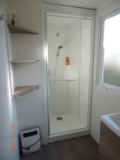 Bathroom, La Réserve Mobile Home Premium 4-6 Places, VIP-4 Fun Pass, Landes
