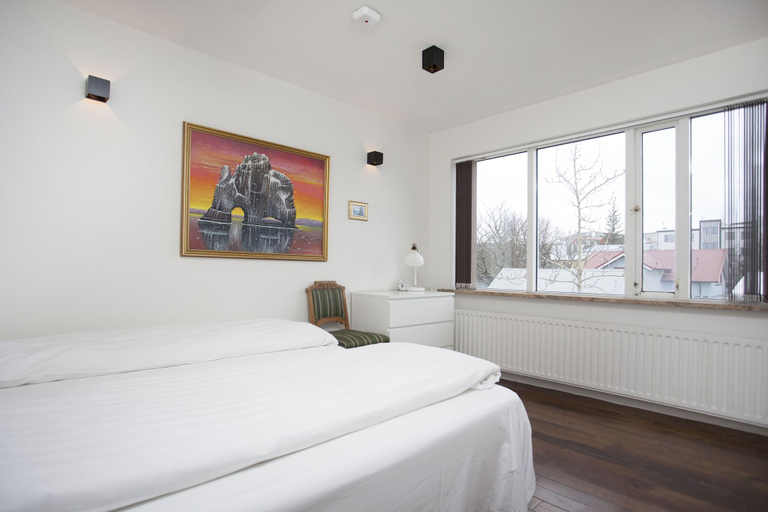 Bedroom 2, Bella's Apartments, Reykjavík