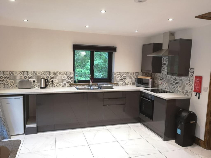 Others 5, Bluestone Hot Tub, Carmarthenshire