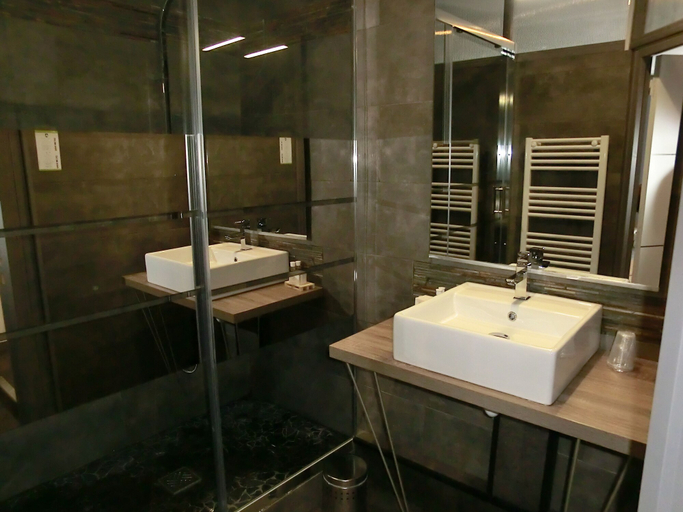 Bathroom 4, Hôtel sur le Quai, Pyrénées-Orientales