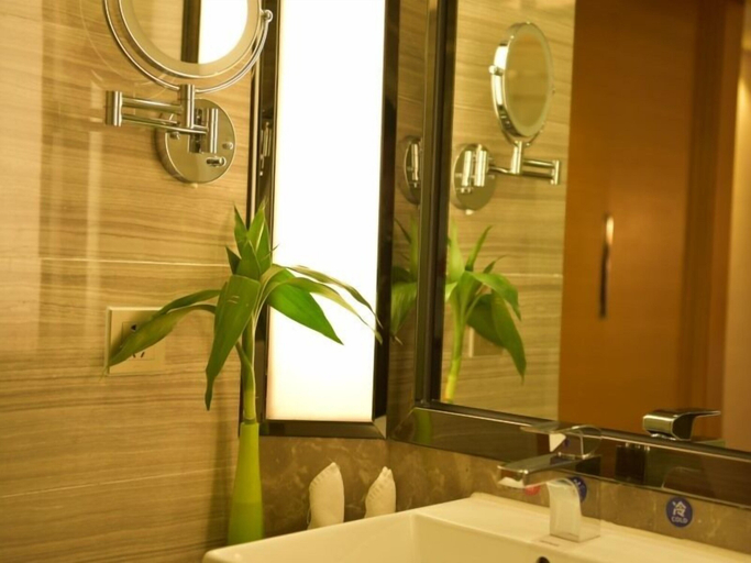 Bathroom 3, GreenTree Eastern Bijie Qixingguan Zhaoshanghuayuan Hotel, Bijie