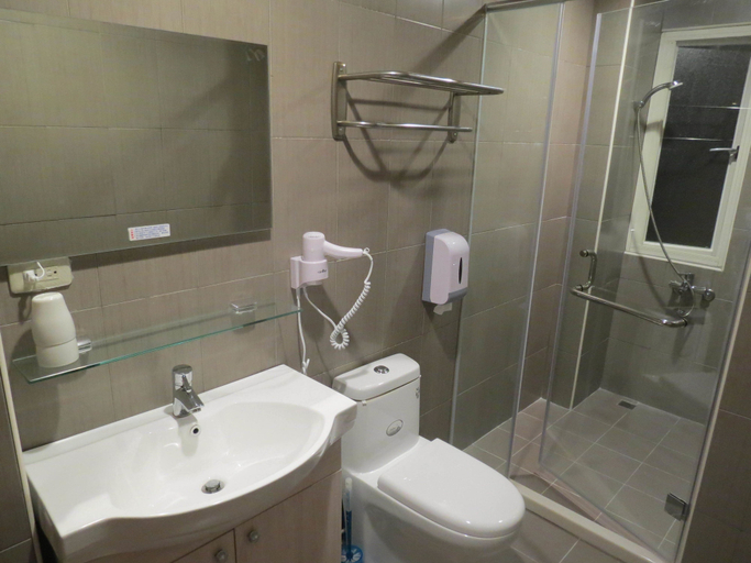 Bathroom 5, Railway Traveler B&B, Taitung
