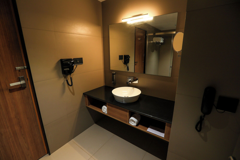 Bathroom 4, Hotel Saffron Wayanad, Wayanad
