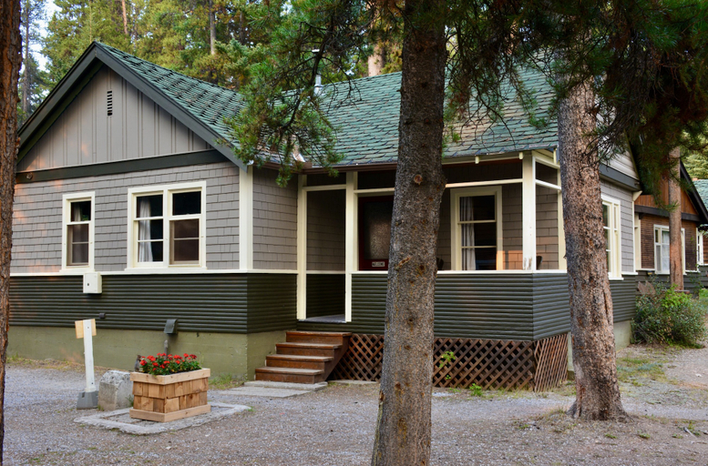 Exterior & Views 2, Johnston Canyon Lodge and Bungalows, Division No. 15